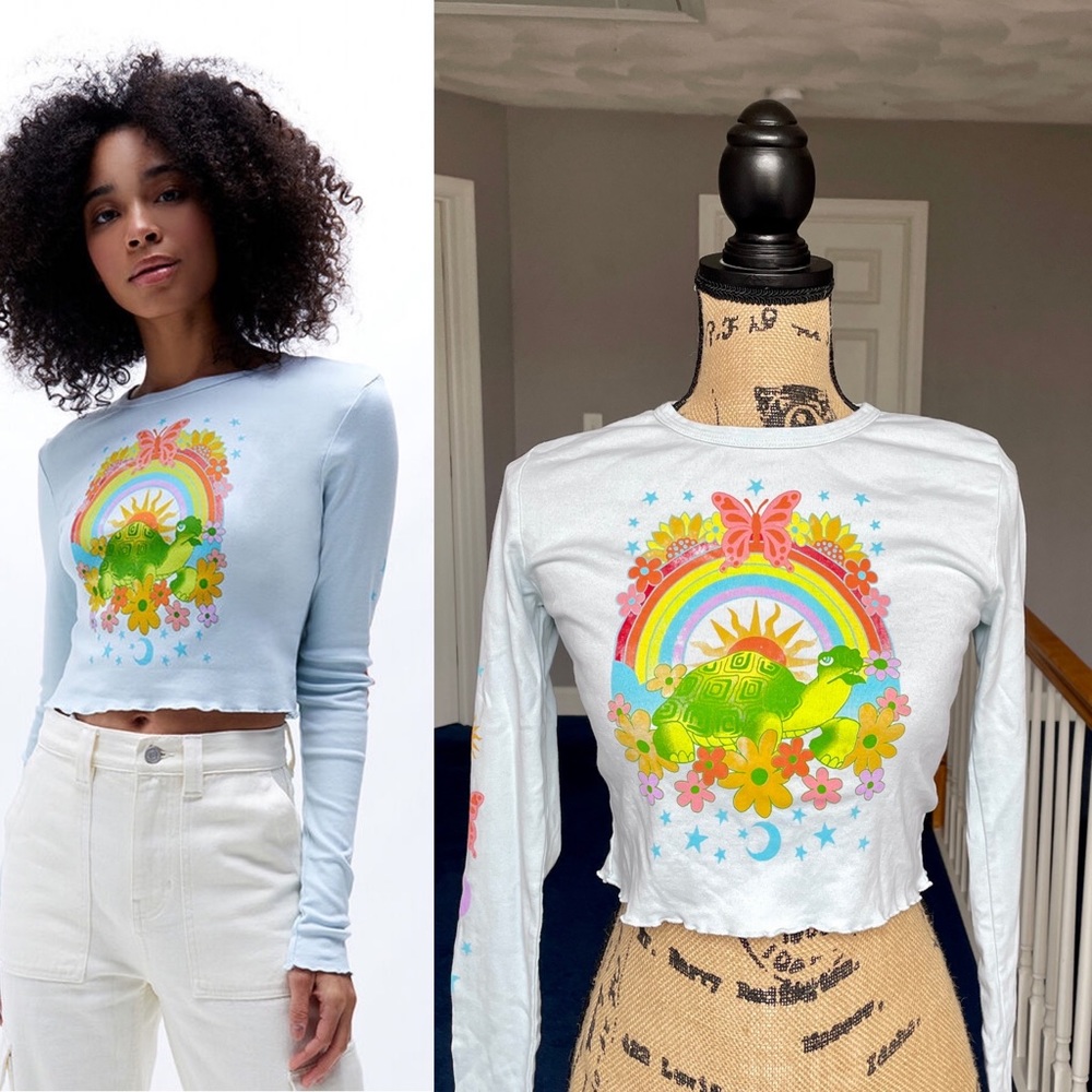 PS / LA Happy Tortoise Cropped Long Sleeve T-Shirt